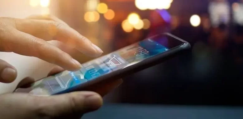Estafas y delitos cometidos a través del móvil: qué hacer ante un fraude, una suplantación o un robo de datos 1 Estafas y delitos cometidos a través del móvil celular